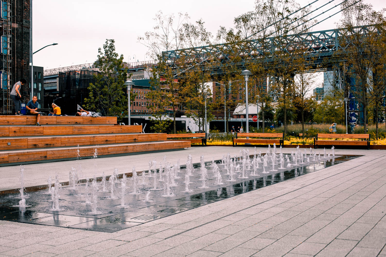 water-feature-domino-park DOMINO PARK Brooklyn, un espace pour se relaxer à Williamsburg